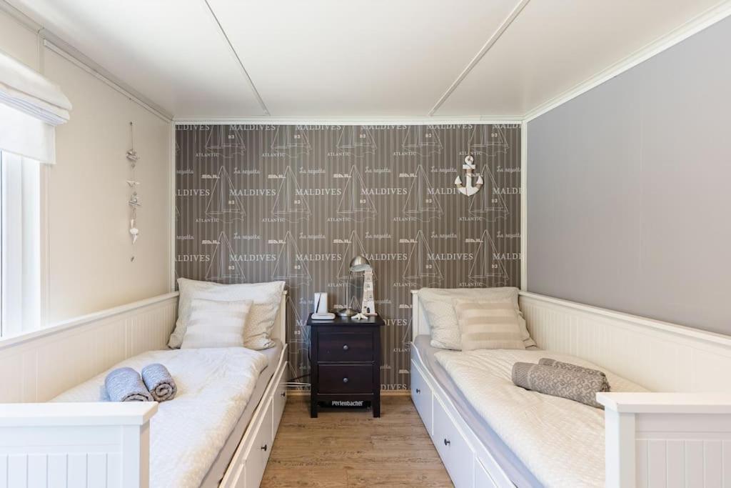 Ocarujuci Houseboat Na Dunaji Братислава Экстерьер фото