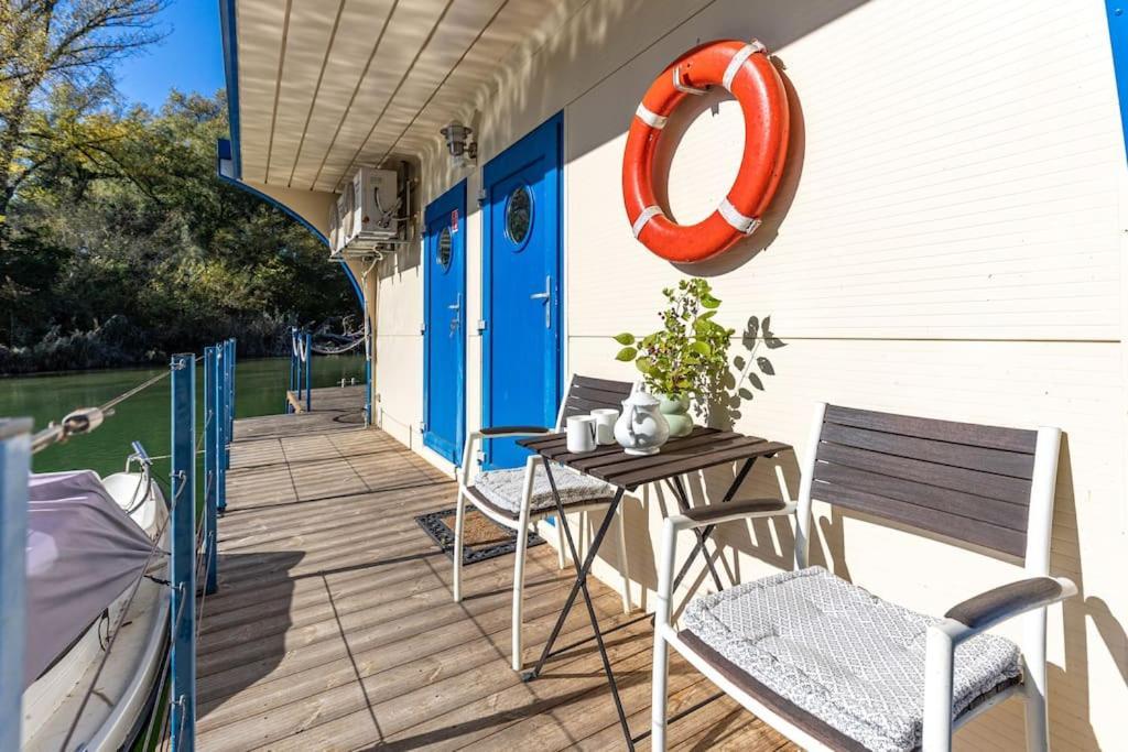 Ocarujuci Houseboat Na Dunaji Братислава Экстерьер фото