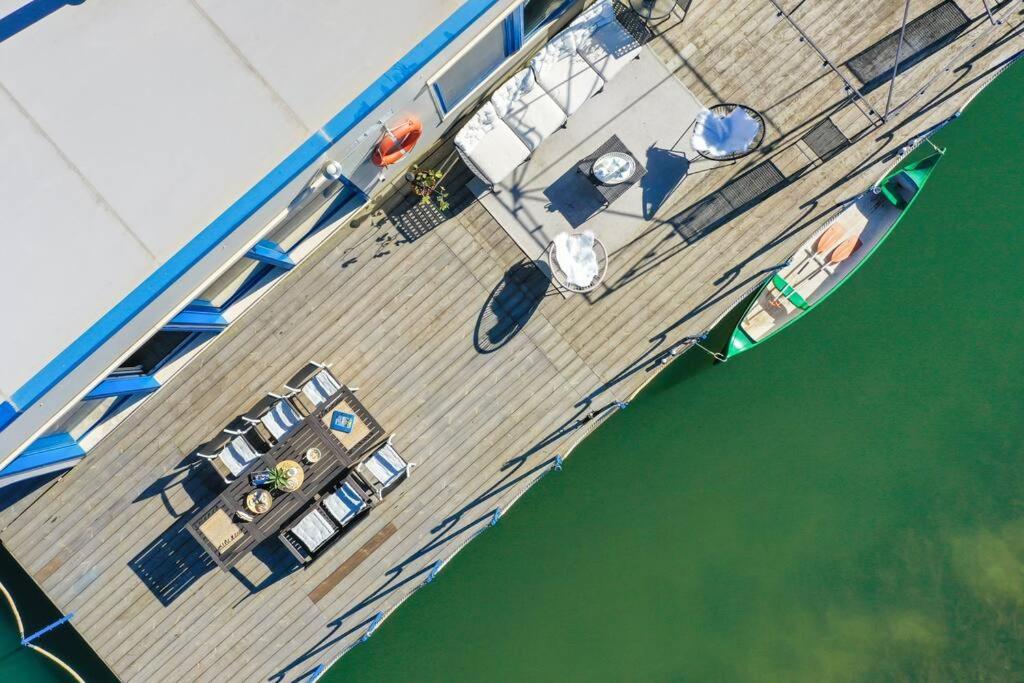 Ocarujuci Houseboat Na Dunaji Братислава Экстерьер фото